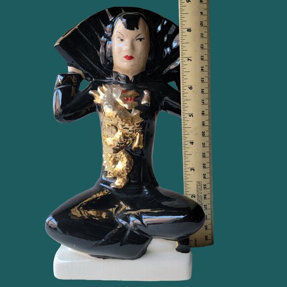 Vintage 1952 Seated Asian Woman With Fan Vase - Picture 6 of 6